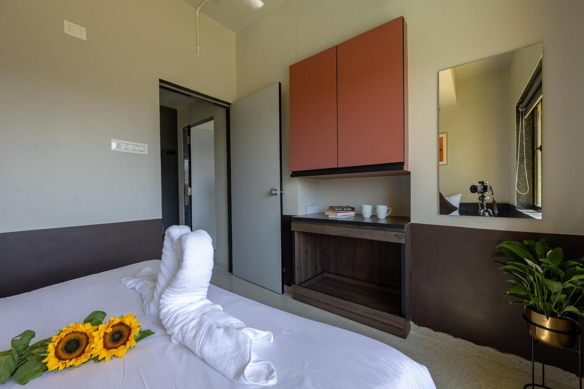 Saavi Suites Daman Extérieur photo