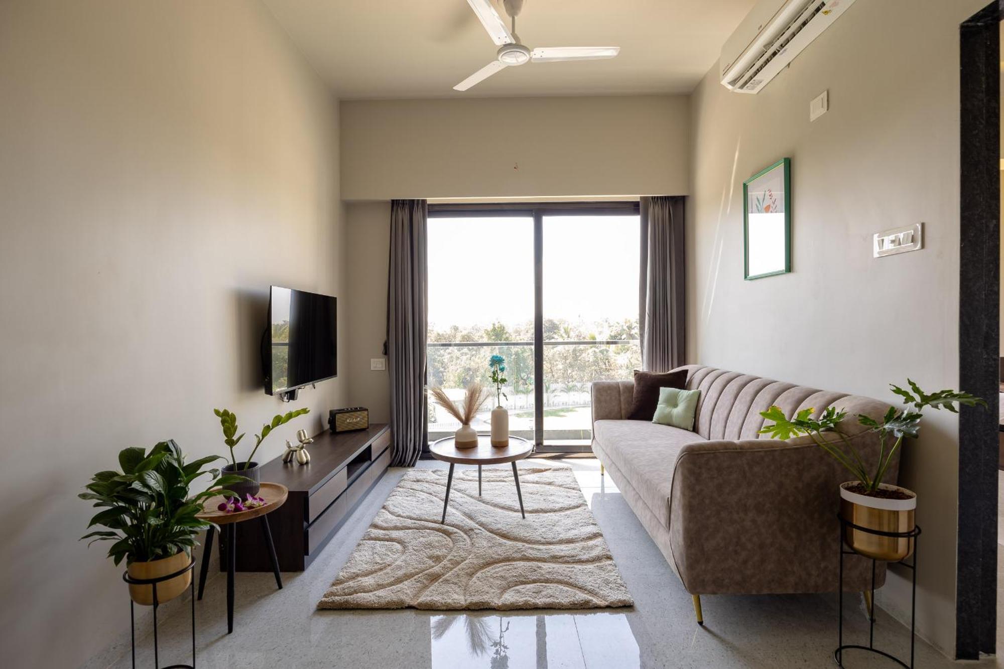Saavi Suites Daman Extérieur photo