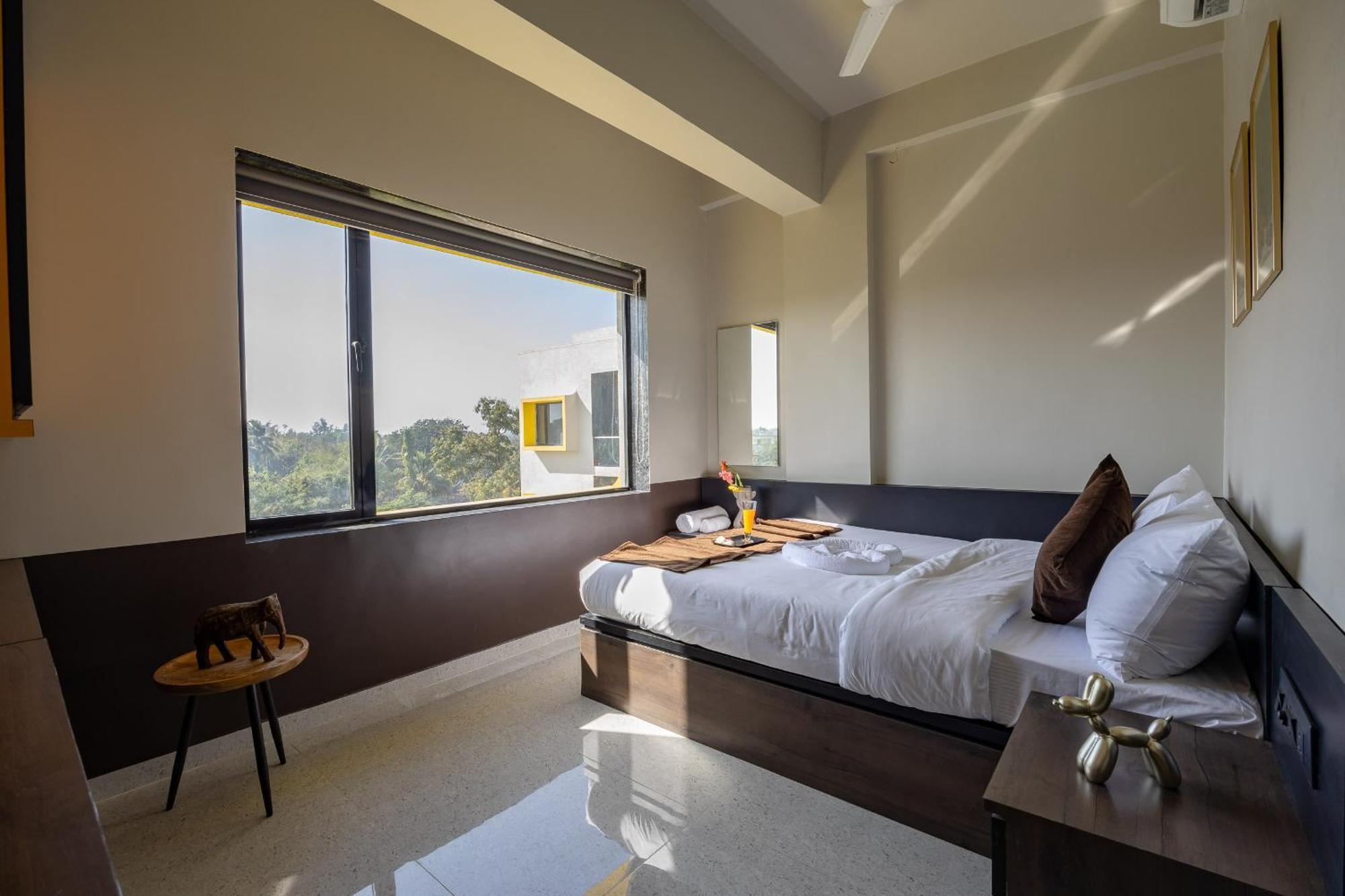 Saavi Suites Daman Extérieur photo